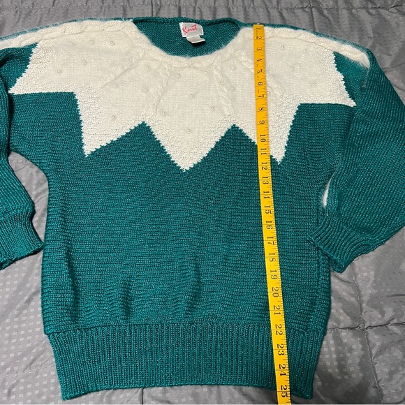 Knit concepts vintage sweater greenish & white bead accents one spot size small - Picture 5 of 9
